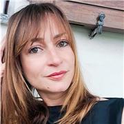 Buongiorno, sono Martha, sono cresciuta a Leeds e studiato lingue, parlo inglese, italiano e spagnolo! Ho insegnato inglese privatamente a bimbi tra 7 e 9 anni.Vorrei continuare ad insegnare anche ad adulti con modi semplici e divertenti! Contattatemi!